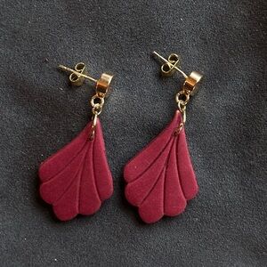Elegant Gold and Bright Pink Fan Earrings